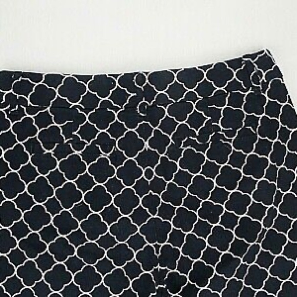 St. John's Bay Women’s 6 Cotton Chino Crop Pants Black White Geometric Mid-Rise - Picture 9 of 13